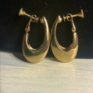 🔆Vintage Stamped Gold Tone Monet Adjustable Earrings🔆